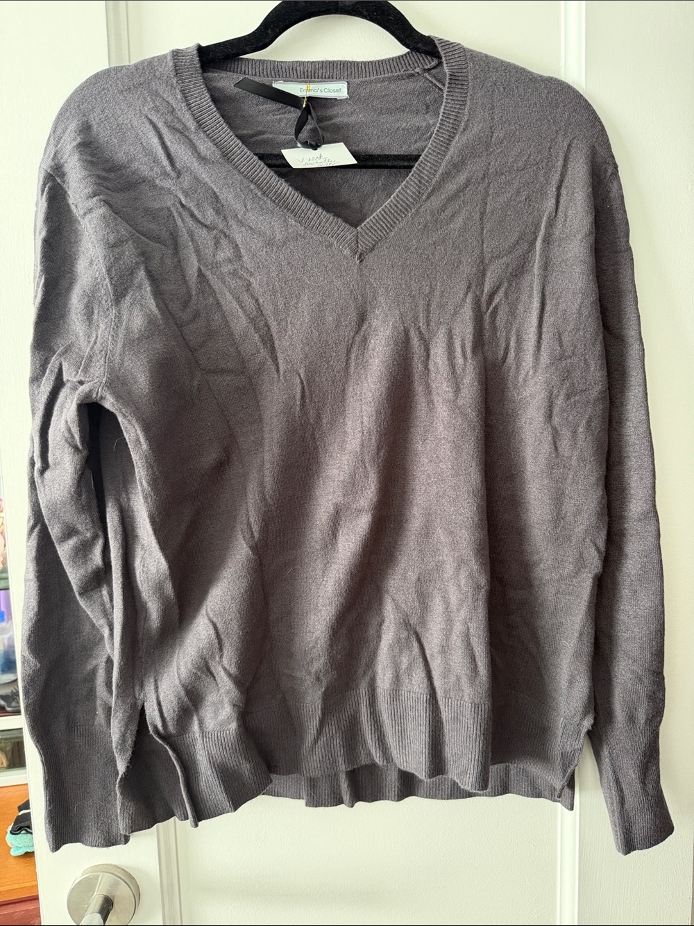 Women’s V-Neck Sweater - Gray